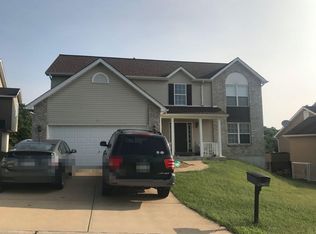 1002 Shadow Pine Dr, Fenton, MO 63026