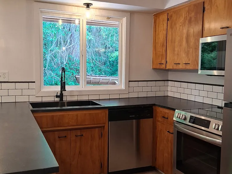 811 Hyak Way — Photo 3