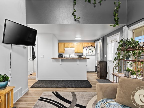 3rd image of 3006 Elderberry Ave