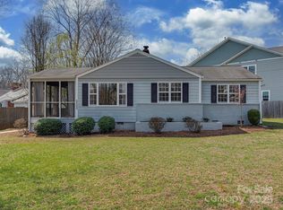 5300 Buckingham Dr, Charlotte, NC 28209