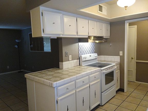 3rd image of 6700 Escondido Dr APT B1