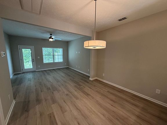 4th image of 1850 Madison St Unit 202