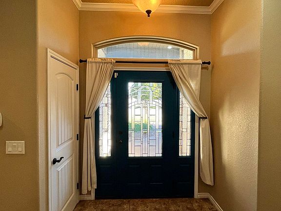 4th image of 2124 Enloe Dr