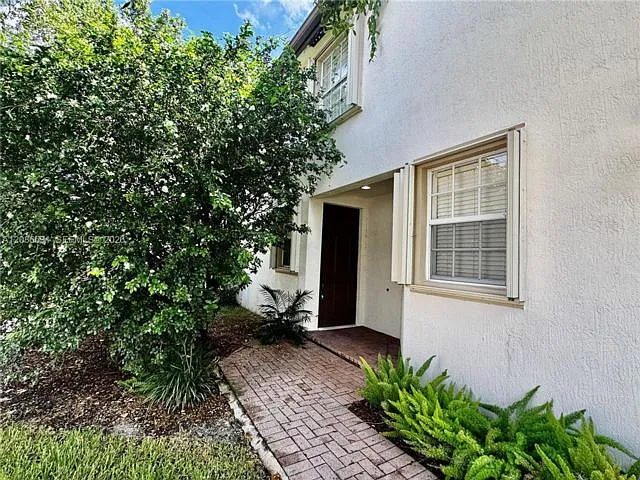 9763 Darlington Pl — Photo 2