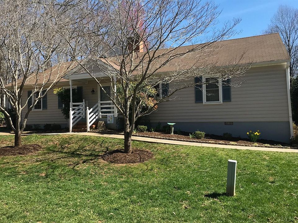 1st image of 407 Clays Crossing Dr