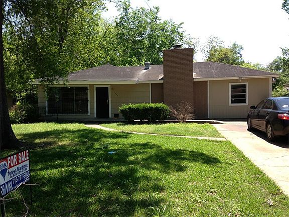 Nice shaded tree upfront