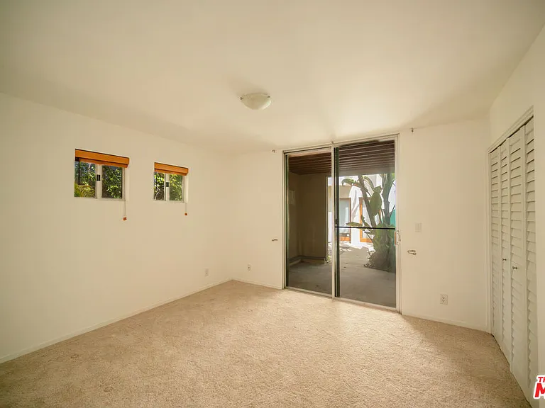 656 Angelus Pl — Photo 6