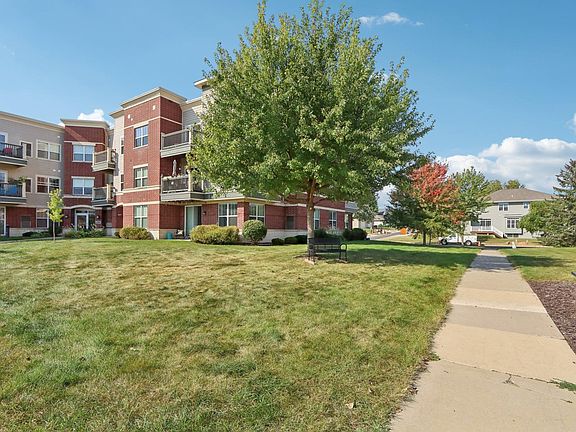 2nd image of 5198 Sassafras Dr Unit 207