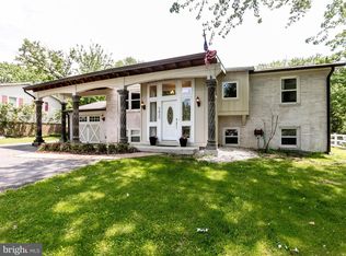 5835 Valley View Dr, Alexandria, VA 22310