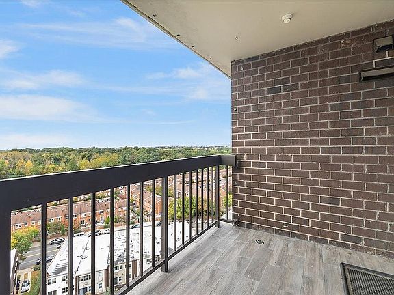 5th image of 1 Bay Club Dr APT 16C