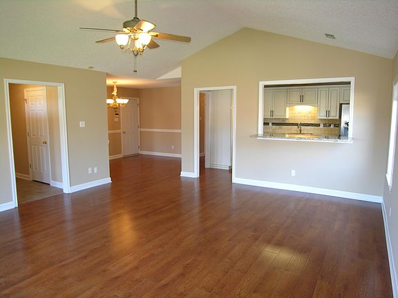 5th image of 1241 Edinburgh Dr