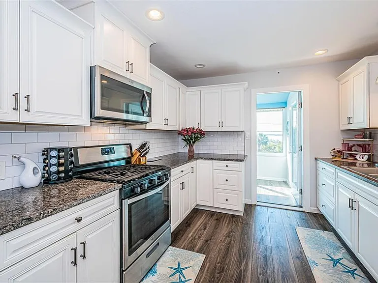 2 Causeway Blvd #208 — Photo 12
