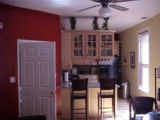 2nd image of 808 Dempster St
