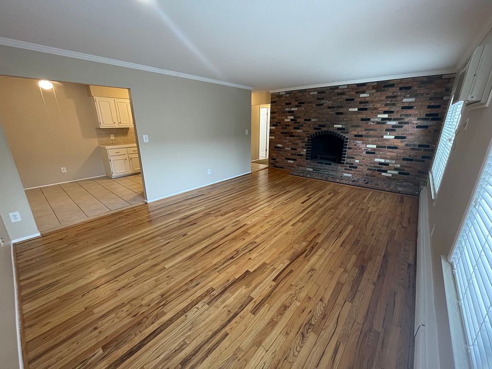 757 W Maple Rd, photo 25