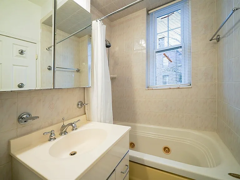 311 Tappan St #3 — Photo 31