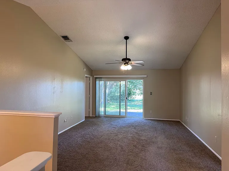 1135 Covington St — Photo 3