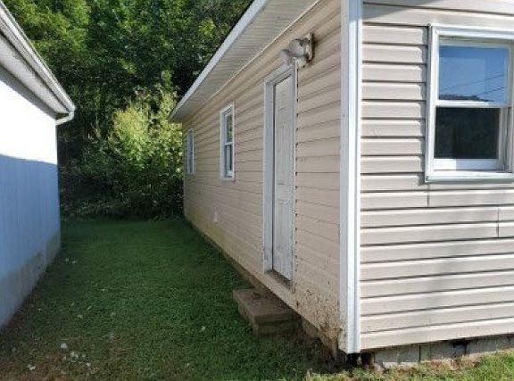 2nd image of 549 Pembroke St