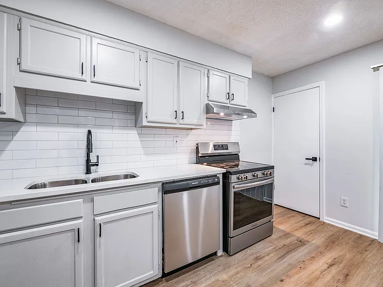 108 Summerwood Dr — Photo 12