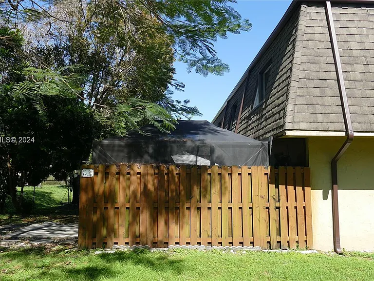 14233 SW 94th Circle Ln #113 — Photo 6