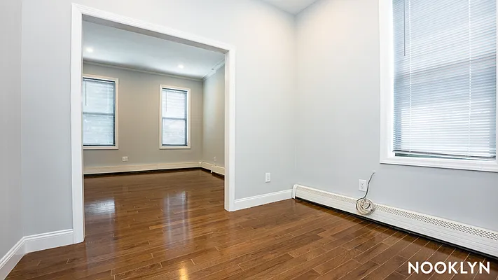 Rented by Nooklyn NYC LLC | media 21