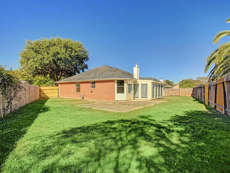 6506 Larissa Cir — Photo 31