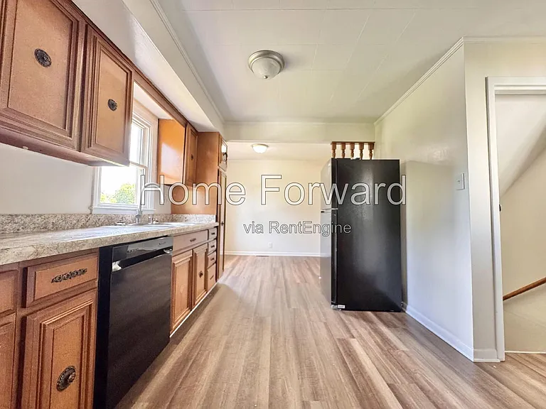 107 N Robbins Ct — Photo 6