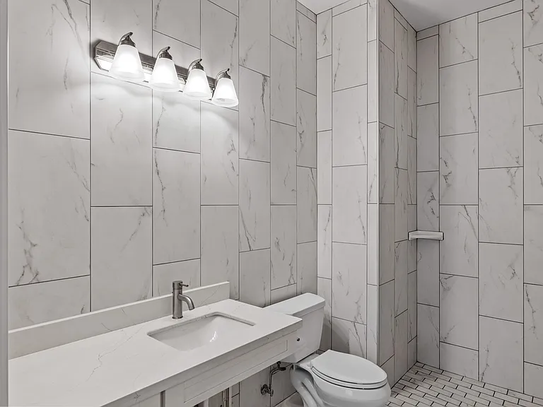 1104 Broadway Ave #1 — Photo 12