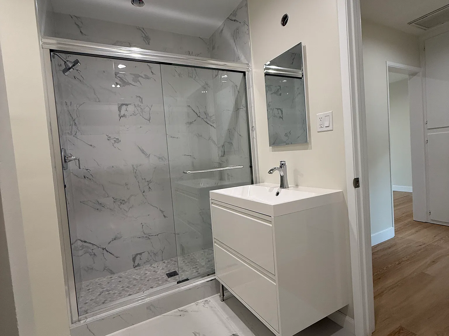 2 bed, 800 sqft, $2,490 — Photo 2