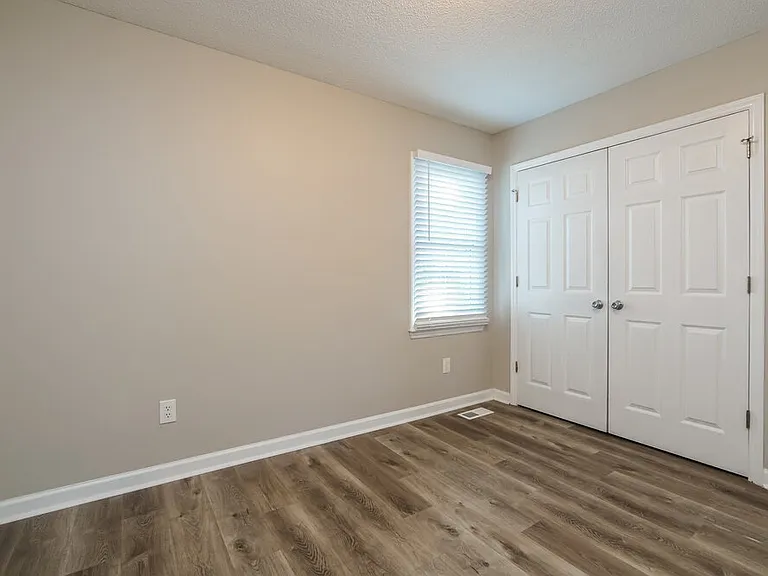 3007 Brittany Dr — Photo 13