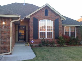 1608 SW 31st Ter, Moore, OK 73160