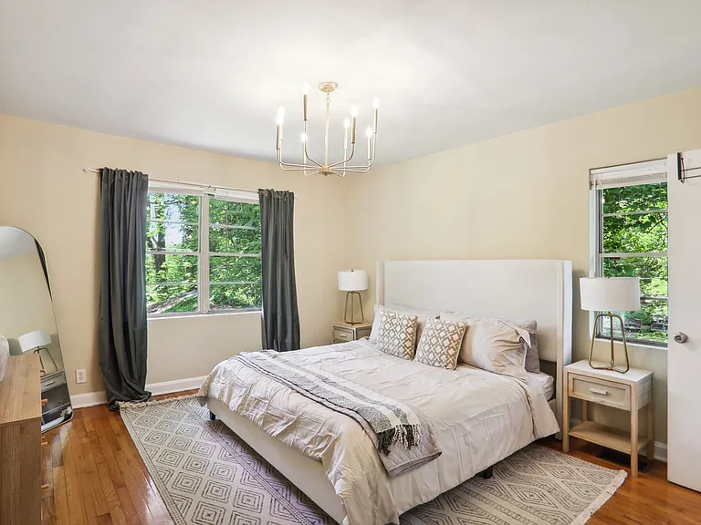 24 Grove Park Pl NW — Photo 11