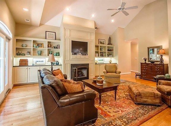 4th image of 219 Muirfield Dr