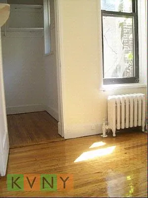 Rented by KVNY Soho | media 44