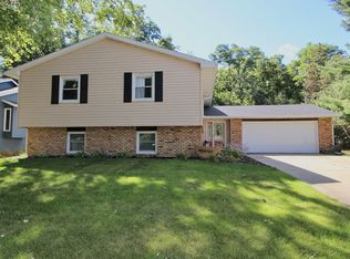 1413 Heritage Rd W, Normal, IL 61761