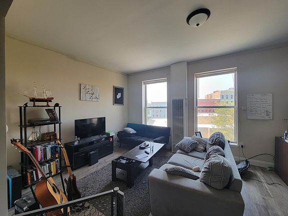 2nd image of 32 King St #8