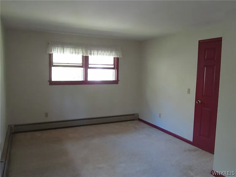 1028 E Main St — Photo 9