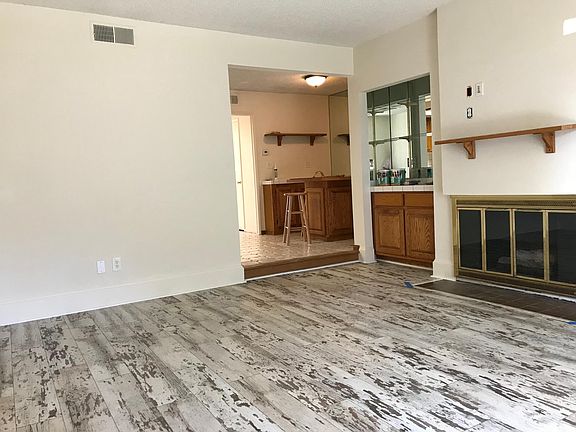 Fireplace in Livingroom.