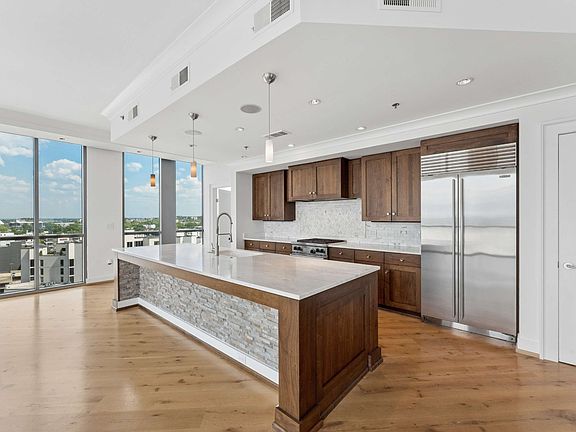 5th image of 900 20th Ave S APT 1301