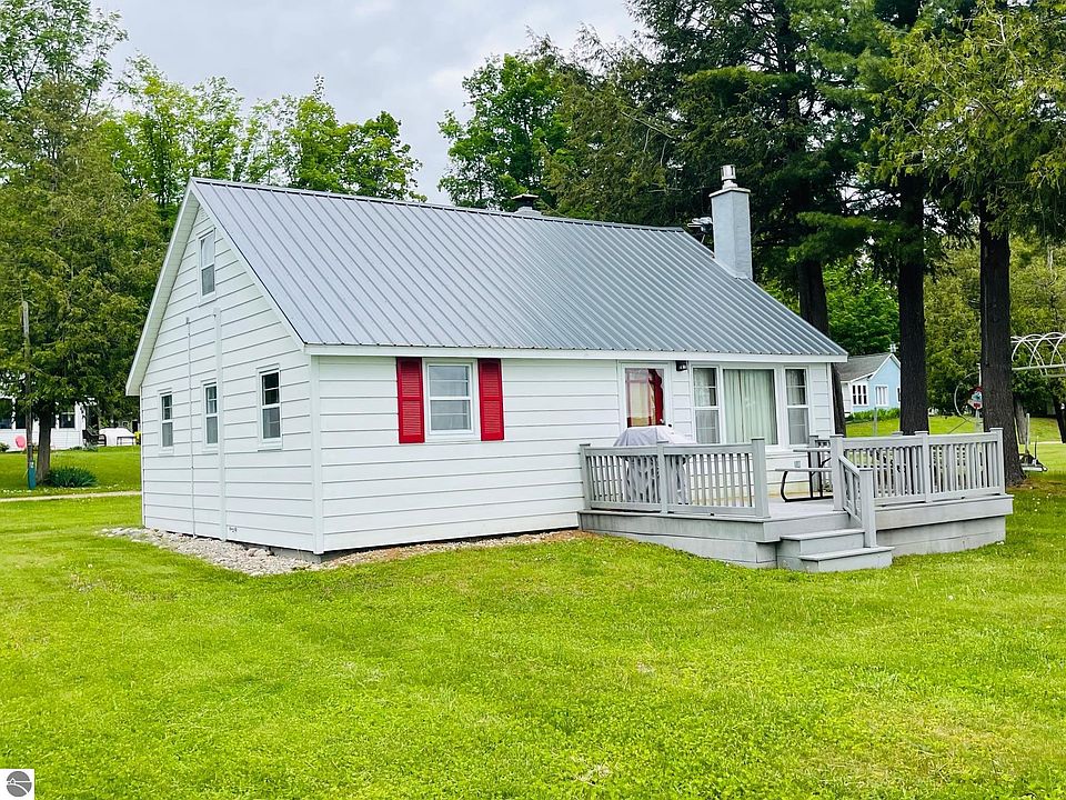 1st image of 7186 Lakeside Dr