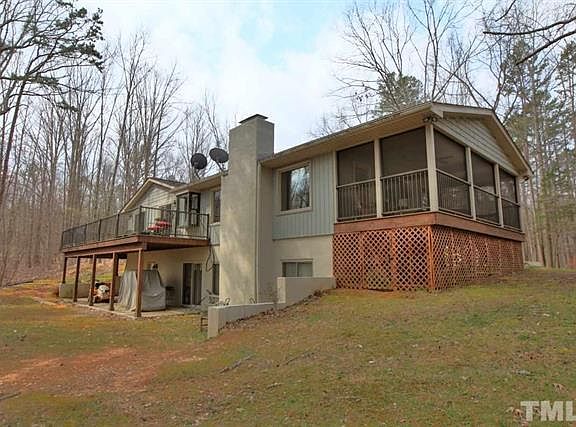 2nd image of 715 Lakefront Dr