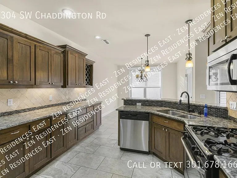 2304 Chaddington Rd — Photo 7