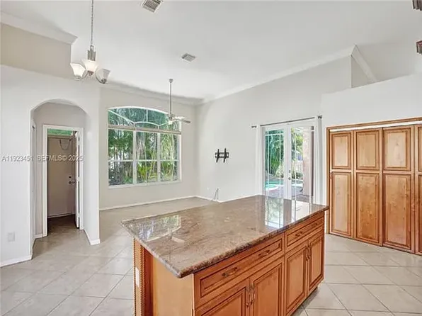 345 SW 188th Ave, Hollywood, FL 33029