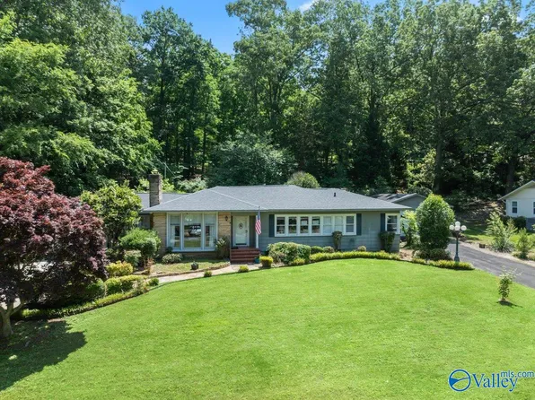 1817 Pine Cir, Guntersville, AL 35976