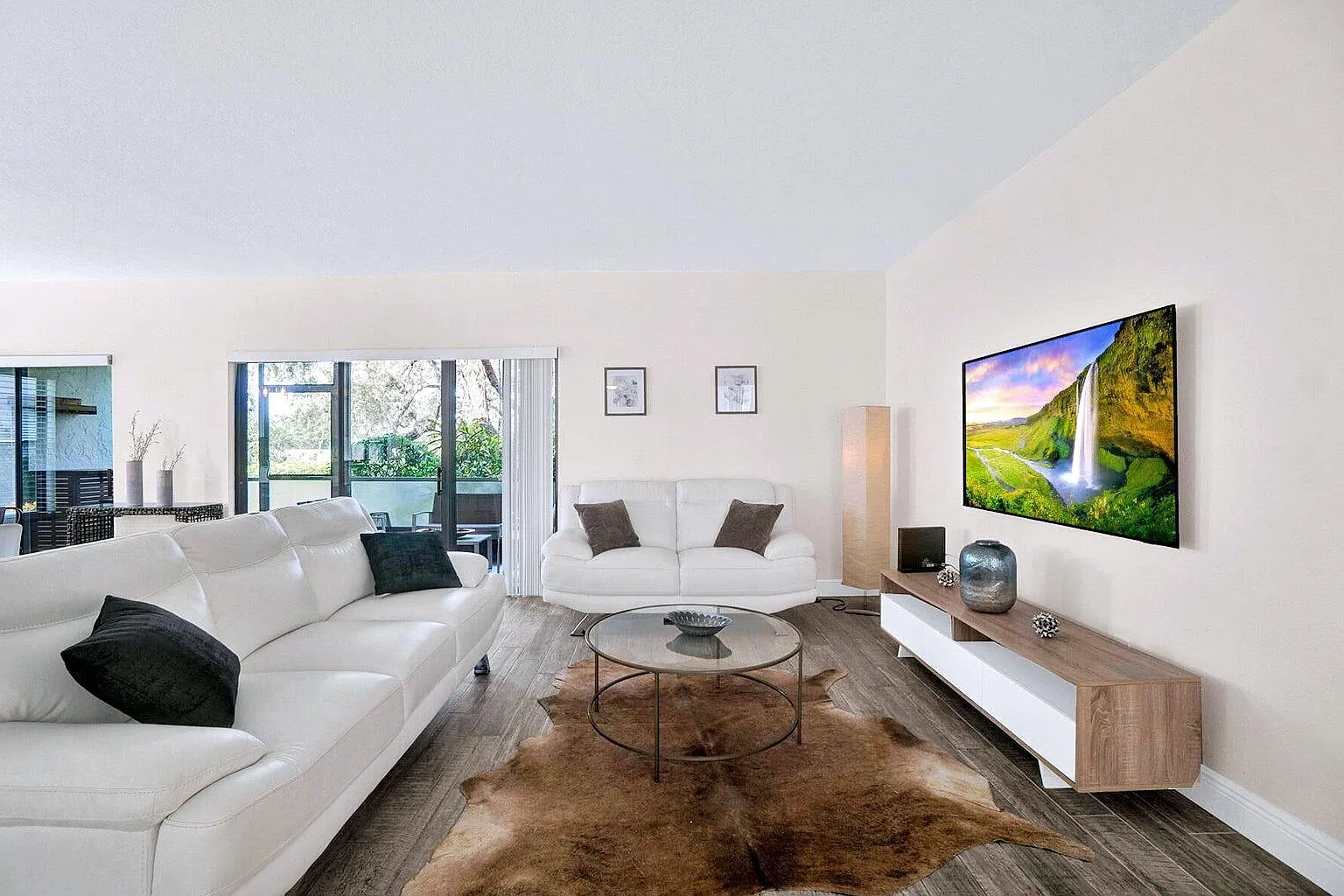 3 bed, 3.0 bath, 1760 sqft, $12,499 — Photo 4