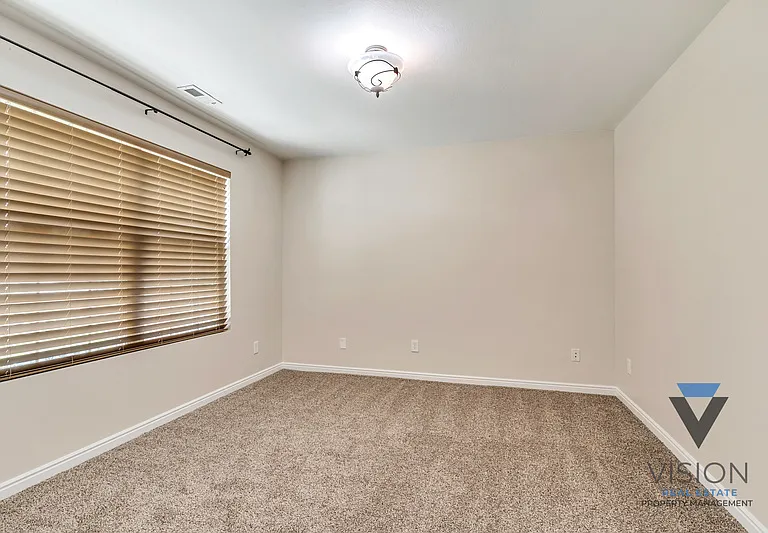 1143 W 150 N — Photo 6