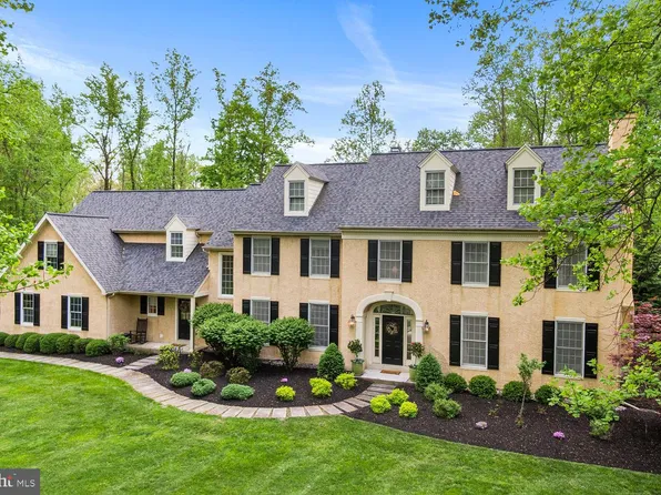 14 Great Woods Ln, Malvern, PA 19355