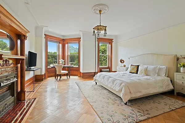 Sold by Corcoran | media 6