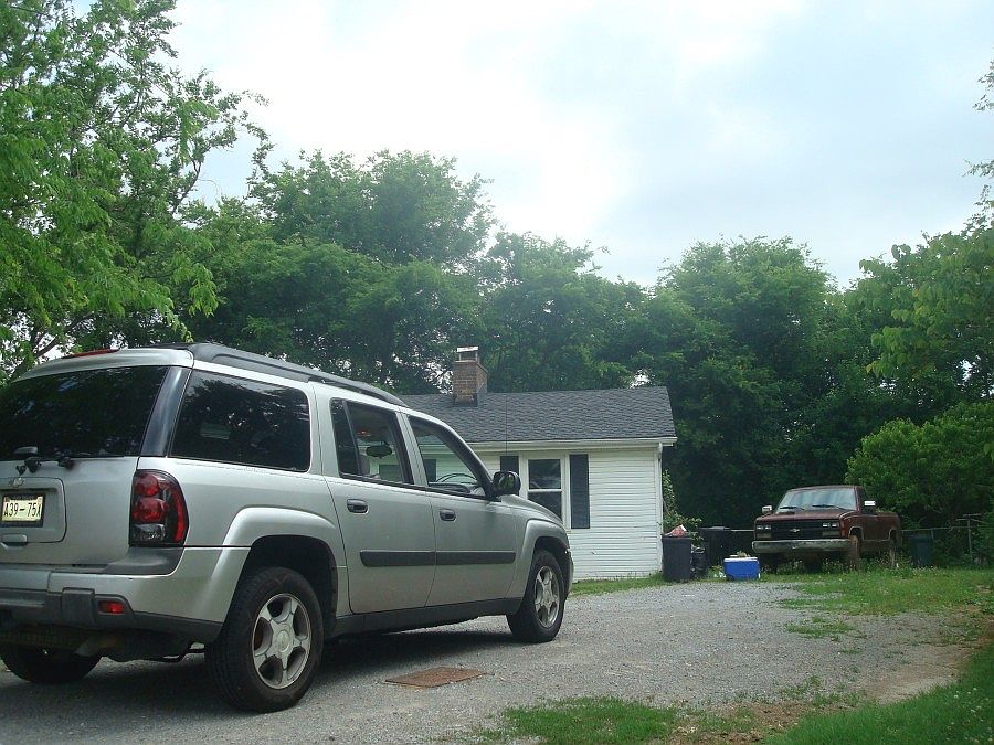1st image of 104 Henry Ct