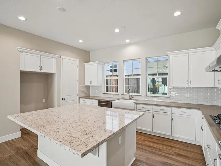3068 El Capitan Dr — Photo 2
