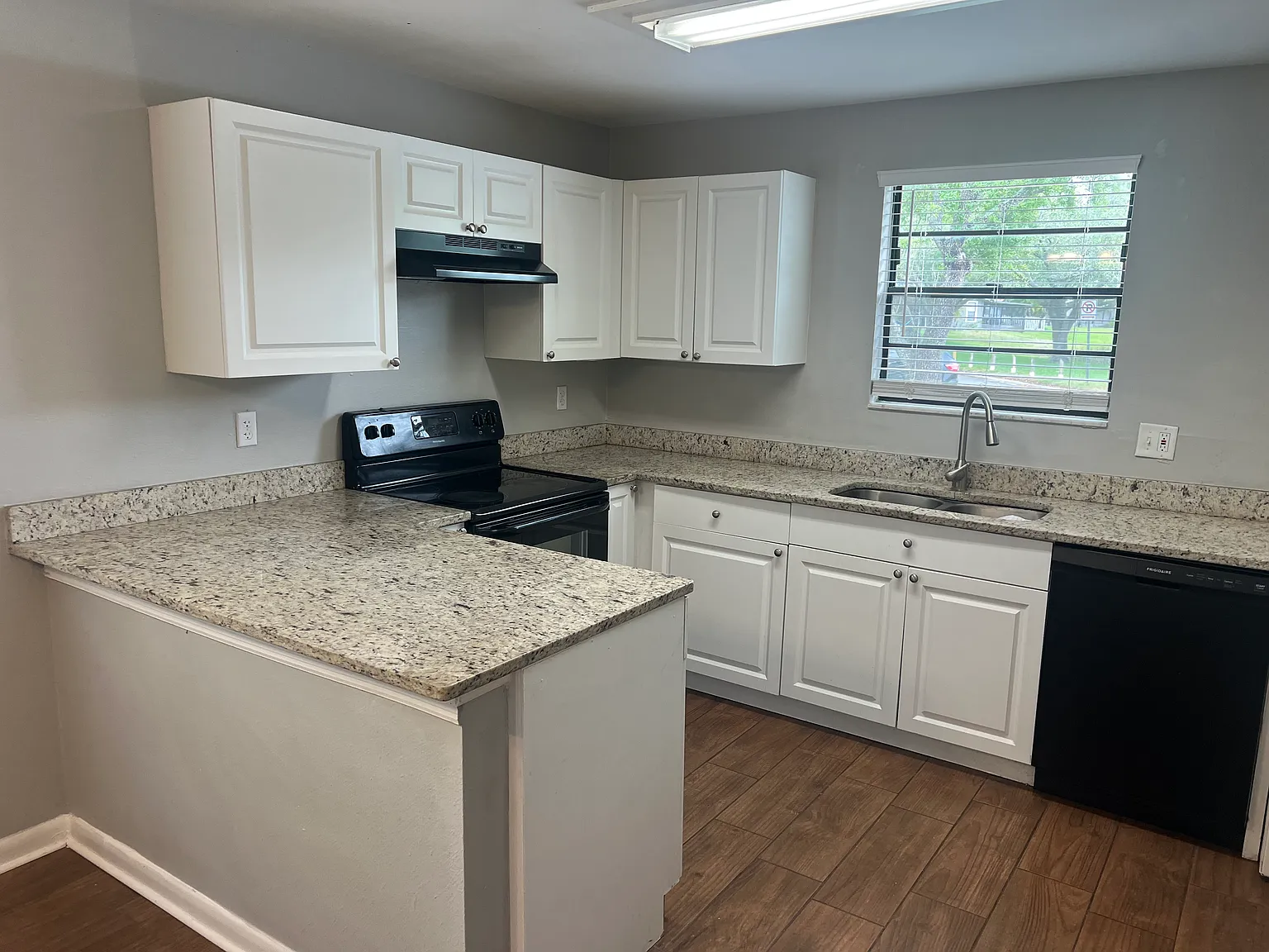 2 bed, 1026 sqft, $1,795 — Photo 4